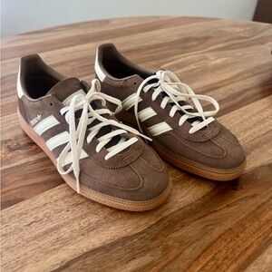 Adidas Women's Size 9 Handball Spezial